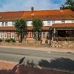 Acht Linden 4*