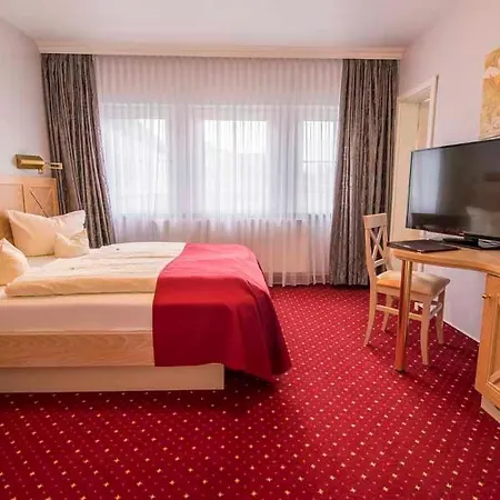 Hotel Acht Linden 4*