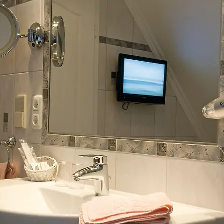 Acht Linden Отель