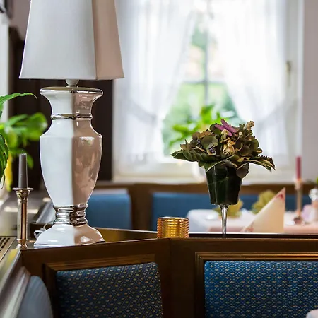 Acht Linden Hotel