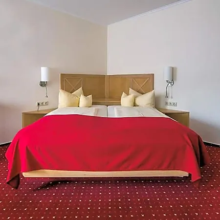 Acht Linden Hotel 4*