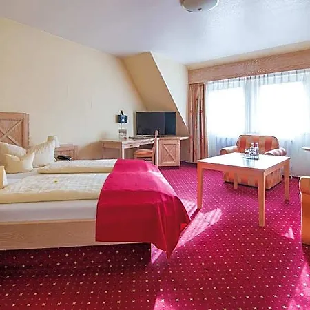 Acht Linden Hotel 4*