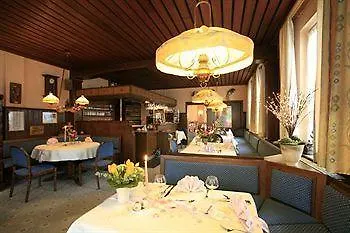 Отель Acht Linden 4*