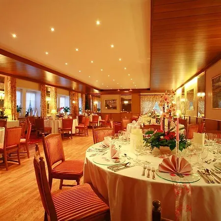 Отель Acht Linden