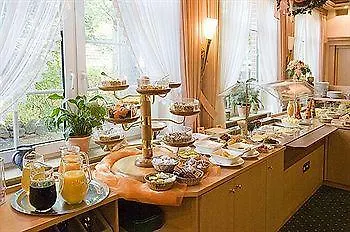 Acht Linden Эгесторф